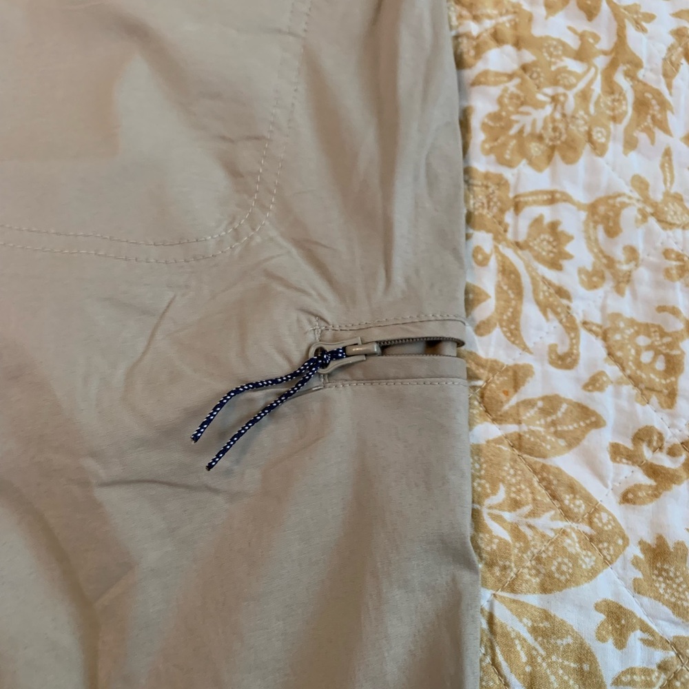 Dakota Grizzly women’s shorts. NWT - Picture 5 of 10